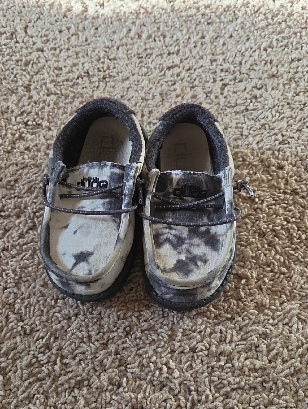 Hey Dude Kids Tie-Dye Hry Dude Shoes in Black and White